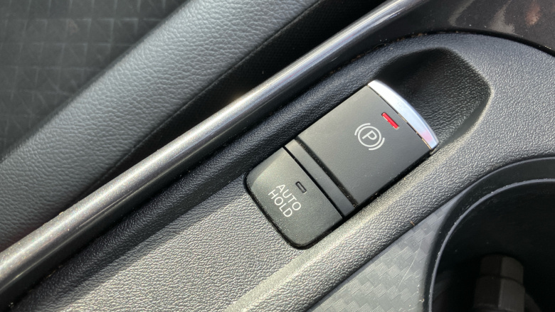 Nissan Juke 1.0 DiG-T 114 N-Connecta 5dr DCT Petrol Hatchback